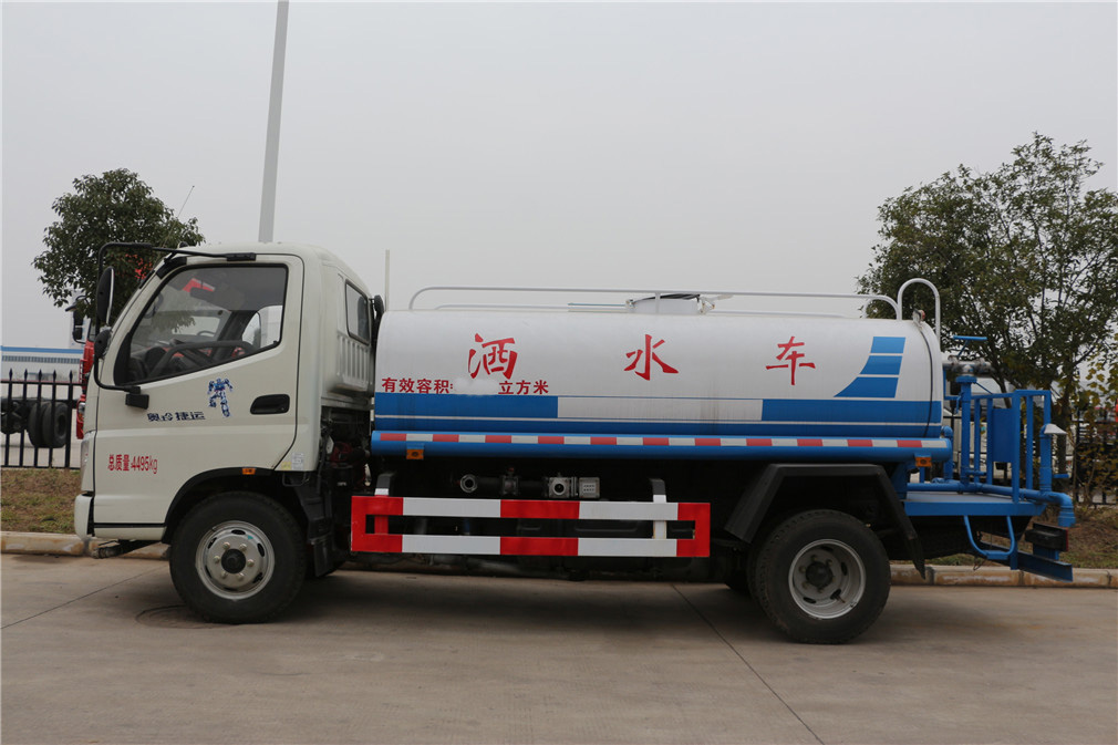 福田時(shí)代（5方）灑水車(chē)