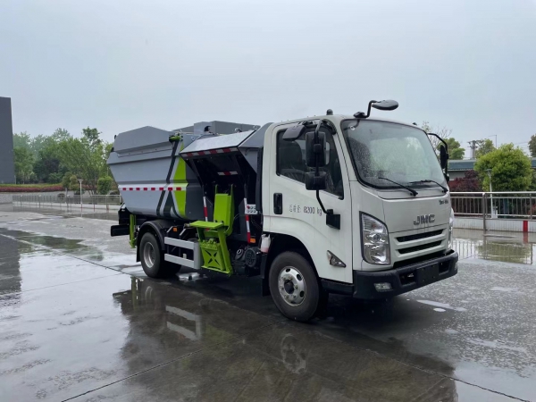 江鈴雙倉(cāng)垃圾車，垃圾分類運(yùn)輸車