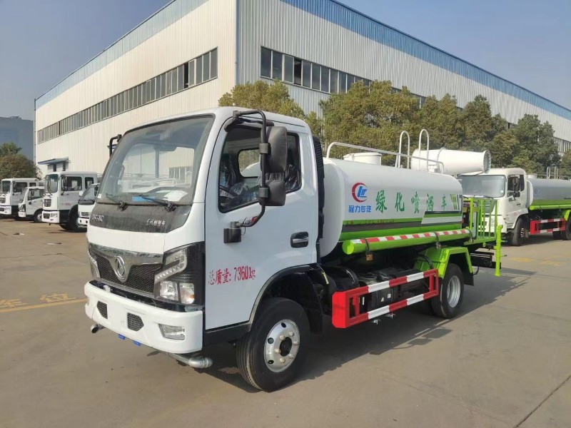 小多利卡5噸綠化噴灑車，30米打藥車