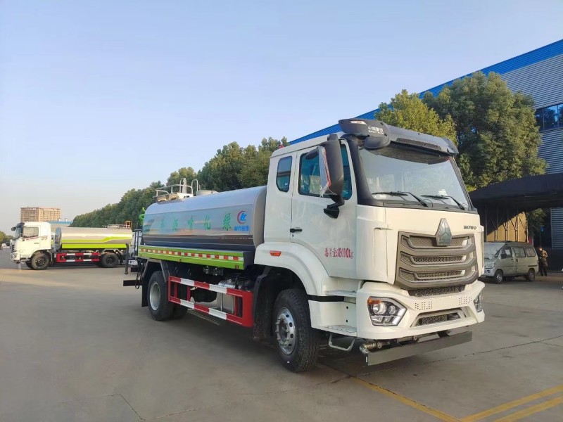 豪沃14噸灑水車(chē)